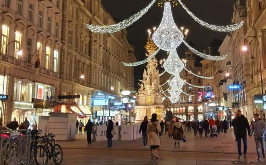 Beč u prazničnom ruhu: Pogledajte kako izgledaju ulice